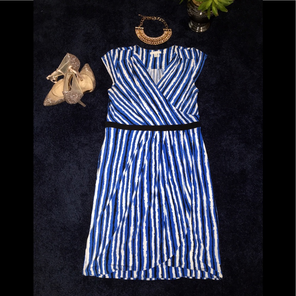 💵★FAST SHIPPING★💵 Ny&Co White and Blue Dress